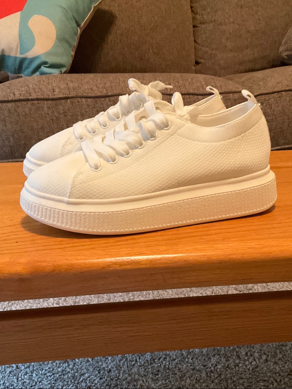 BP a women’s Size 7 Lace Up Sneakers, Excellent Condition, Super Cute!